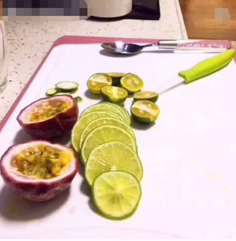 最新方法制作百香果饮品,纯天然美白剂,范冰冰