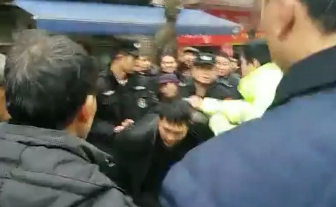 大年初三，又一位民警被刺牺牲!警方通报看得人气愤又心痛!