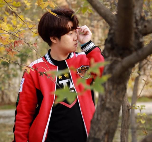 Huni与Peanut刚走,SKT战队就要招人了,网友直