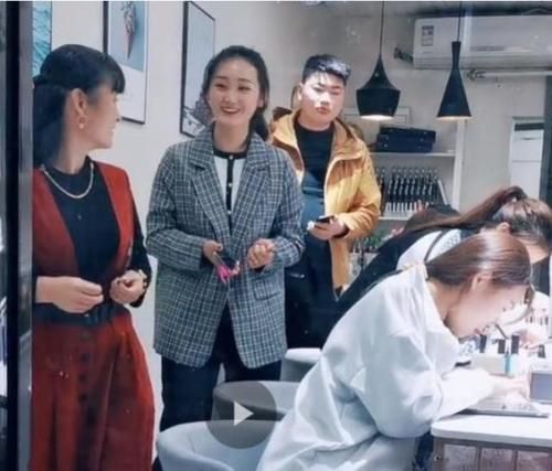 不图朱家的钱！大衣哥儿媳自爆与小伟自由恋爱，看重的是男方人品