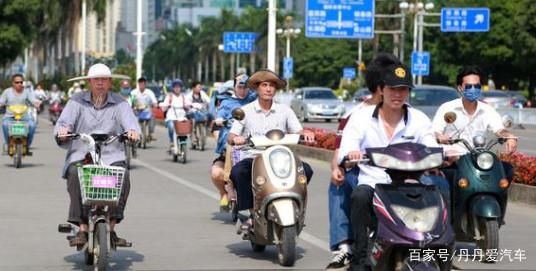 电动车18新规出台,持驾照上路,最高可罚2000,