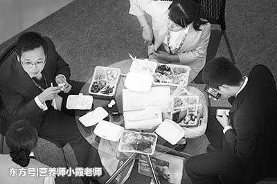 29岁女白领查出肠癌,不抽烟不喝酒,医生说:都是