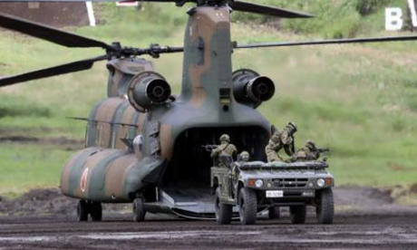 日本磨刀霍霍想武力夺岛,同一时刻,边境26万俄