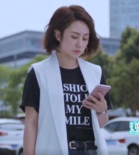 《网友而上的你》马丽a网友抢眼情趣十足,逆流推销上门时尚xfplay图片