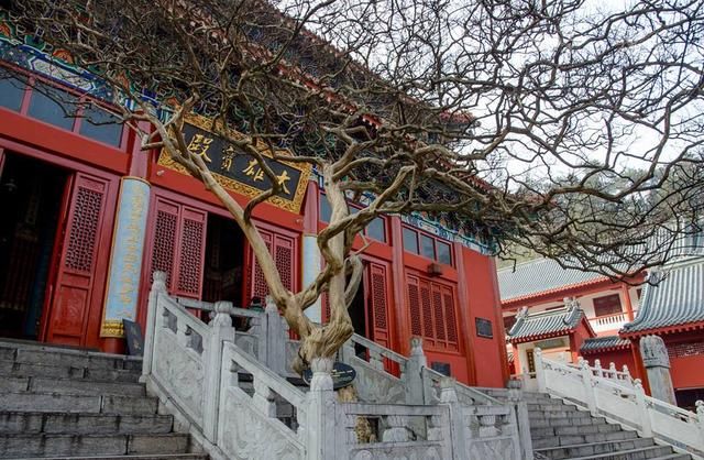 印度总理想来都不行!河南寺庙和尚尼姑住一起，皇帝公主在这出家