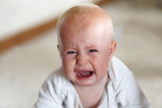 怎么判断是长牙哭闹 有这些症状出现就对了