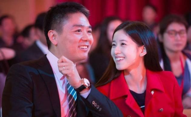 中国富豪刘强东疑似卷入性侵案,王思聪五个字