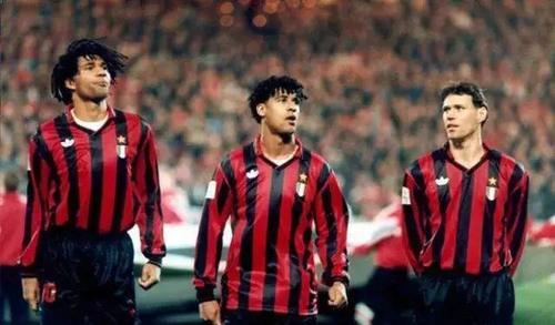 马尔蒂尼回归AC米兰,红黑军团最伟大球员,回顾