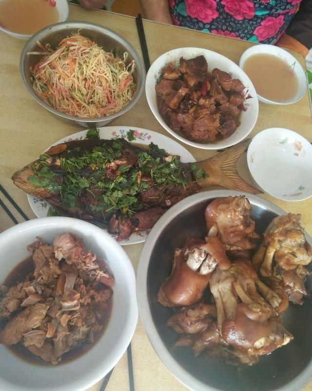 2018年夜饭，你更喜欢哪一家