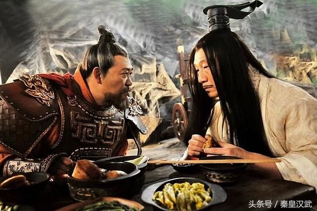 皇帝:我能活多久?相士伸出3根手指,皇帝:看来我只活十年