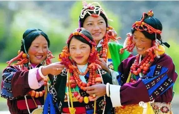 甘孜十八县：手中的佛珠——乡城