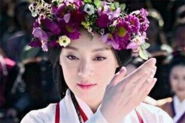 带孙俪唯美的4大野兽古装:美女最美,热巴颜值部队美女花环图片