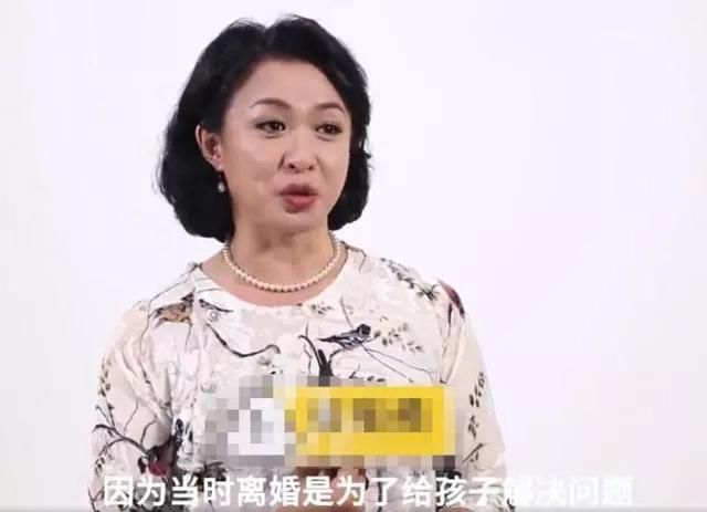 50岁金星素颜近照曝光,和德国老公离婚12年,表