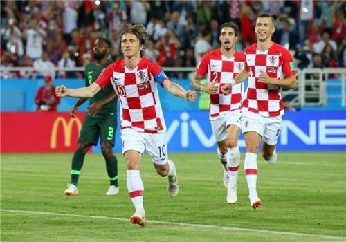 场场有点球,VAR用处多,世界杯激战4场梅球王