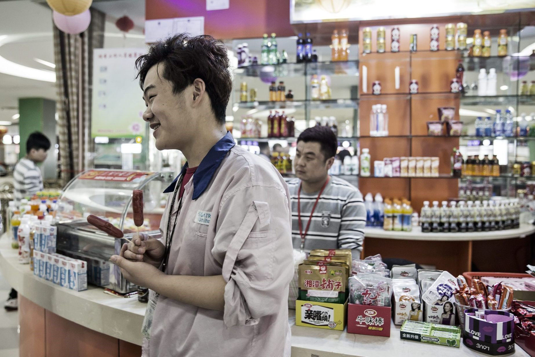 直击上海最赚钱的手机生产厂,占地90个足球场