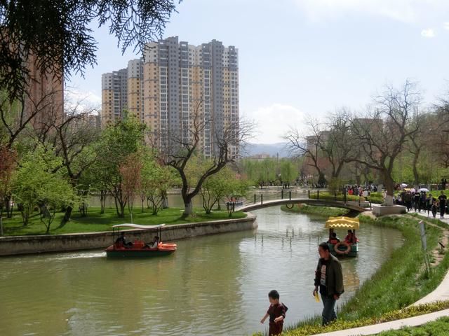 来兰州植物园，享受绿水春光带来的舒适感