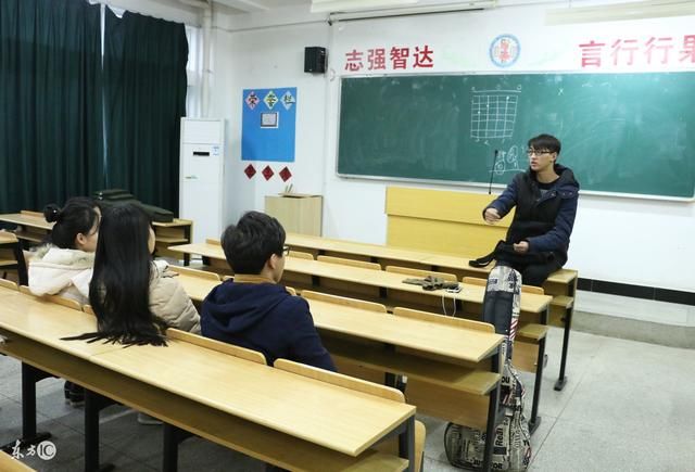 撞五个人还是一个人?上初中的孩子选择了五个