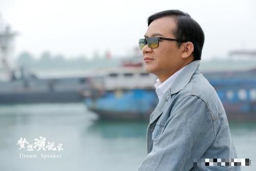 学摄影一个月工资多少