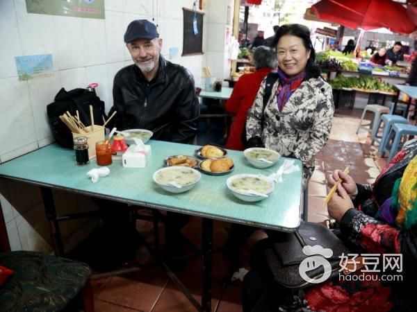 【春之味】菜场里寻小吃锅边糊和油饼