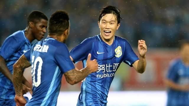 超级奇兵!25岁万金油迎巅峰:34分钟造两球,踢