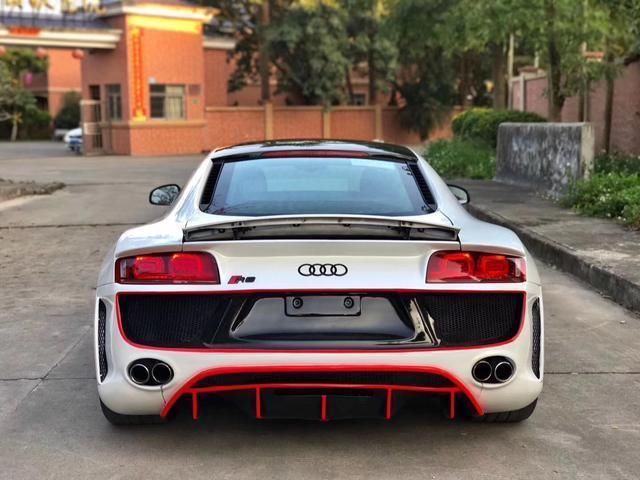 小伙四十多万拿下一台二手奥迪R8,玩了半年多