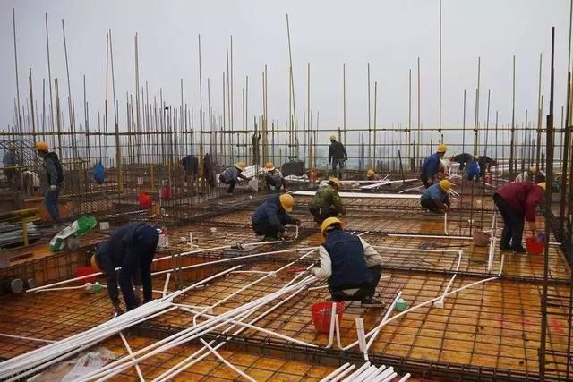 劳务清包被禁止 施工单位、劳务公司的钱袋子