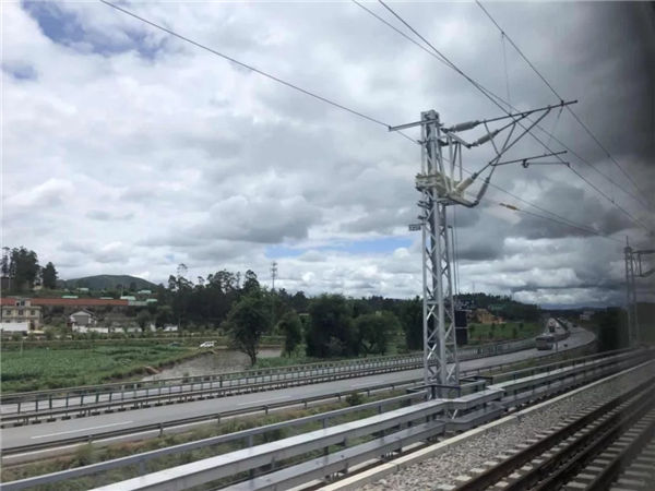 一路向西!昆明到大理动车时速200公里 票价和