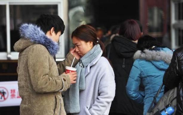 回乡下看婆婆，她让我吃剩饭，接到老公电话，我决定带婆婆回城！