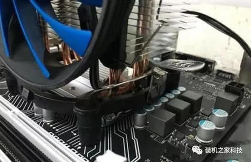 电脑风扇有几种安装方式 t01d507d849dde0dd74.jpg