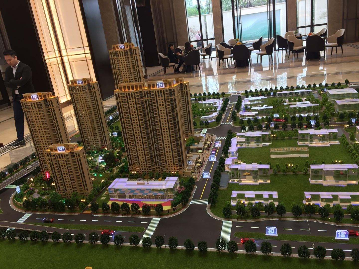 东湖金茂府 武汉地王科技华宅助高铁商务区腾