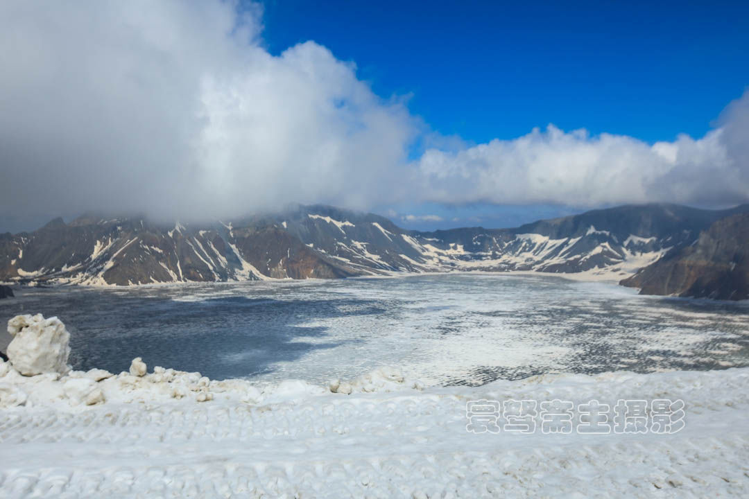 五月立夏长白仍冰封，就跟我去长白山天池看看那美丽的冰雪世界吧