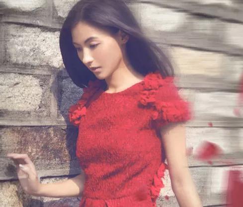 八位混血女星:莫文蔚混四国却最丑,最美不是杨