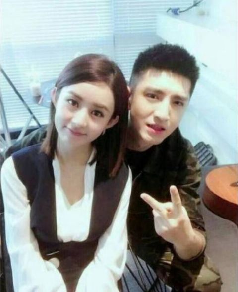 赵丽颖晒与金瀚合照一脸娇羞,金瀚的评论亮了