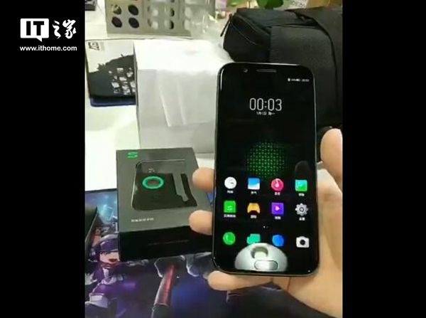 小米黑鲨手机:《穿越火线:枪战王者》已做专门