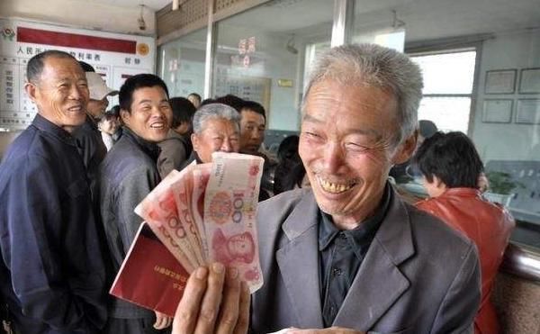 农民新福利,厕所改水冲,就能领补贴,最高4000元