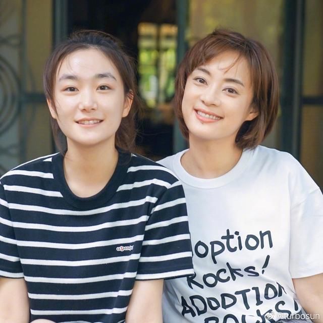 和姐姐孙俪演过5部戏,还进入北电实验班,在《亲爱的自己》演技却被吐槽