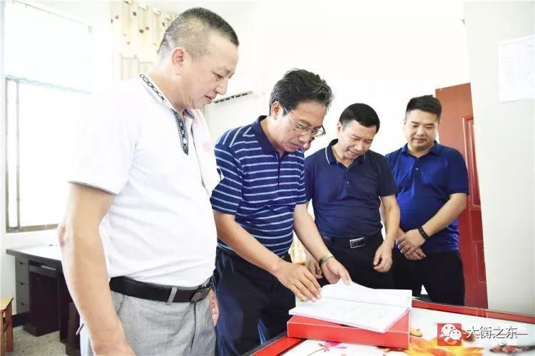 坚决按政策落地落实,打赢脱贫攻坚硬仗