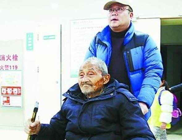 91岁抗日老兵回忆，打死日军三万多人，半年后仍闻到尸臭