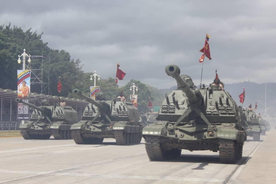 委内瑞拉独立纪念日阅兵彩排 现场指挥官一举