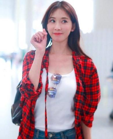 两大娃娃音同框,林志玲与丫头合影被质疑变脸