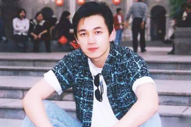 潘粤明与董洁离婚后，事业二度开花，中年油腻男照样能逆袭