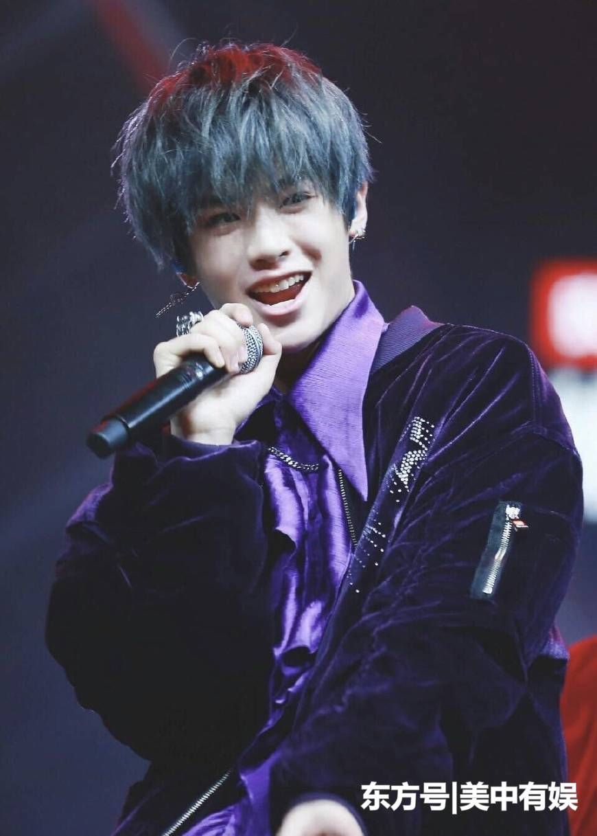 Justin黄明昊金发似漫画少年,这是《偶练》中换