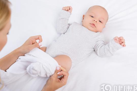 三个月的宝宝发育标准表现为什么