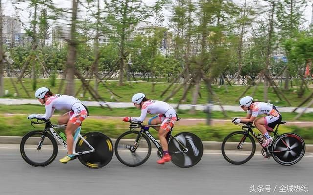 全国公路自行车联赛商洛站首日比赛 河北队强