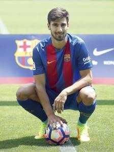 皮尔洛退役,当今世界足坛9大年轻中场你最看好