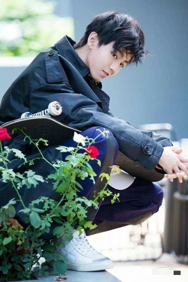 王俊凯的段子手隐藏属性曝光,蒋欣这样来调侃