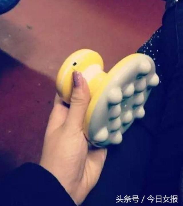 大年初三回娘家:火车上听神级推销员“忽悠”,我差点被坐过站