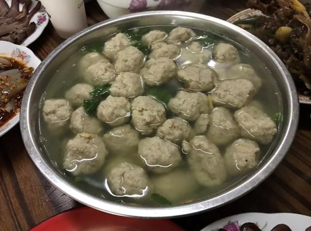 大年三十年夜饭：我们家的菜年年不变 但为啥就吃不腻呢？