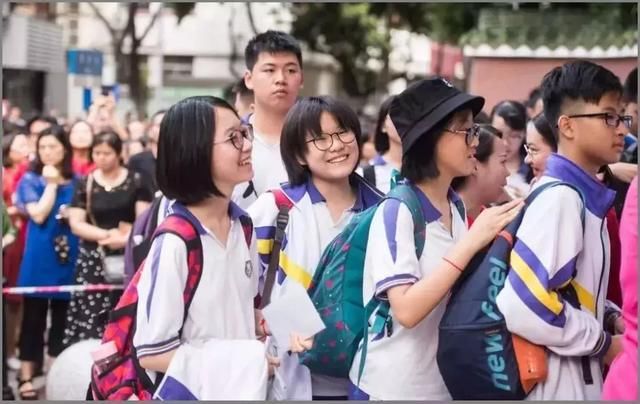 哭晕!2018广州中考录取分数线,借读生VS户籍生:最高差186分!