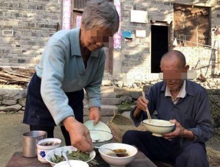 我没有义务给你带孩子，要带？找你丈母娘去！